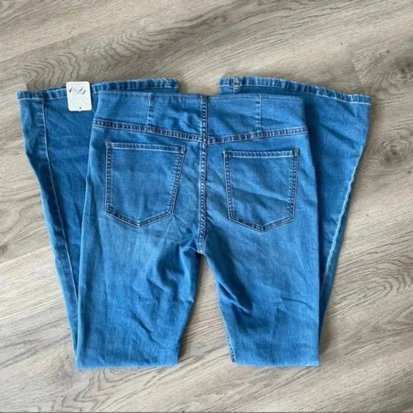 NWT Free People Penny Pull On Flare Jeans Stretch Mid Rise We The Free Blue - Picture 10 of 16